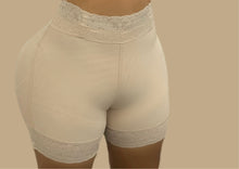 Load image into Gallery viewer, Diamante Seamless Faja Shorts