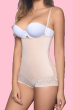 Load image into Gallery viewer, 20.134 Strapless Shapewear Body w/ Lace Trim
