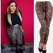 Load image into Gallery viewer, Leopard Print Leggings

